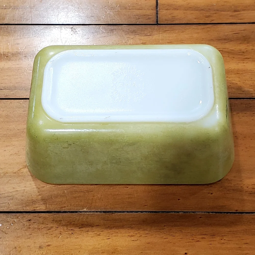 Vtg Pyrex 0502 Avocado Green 1.5 Refrigerator Dish